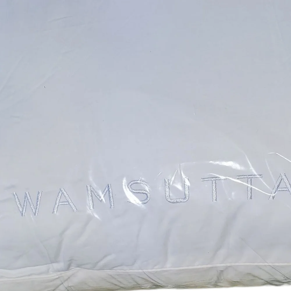 Brand New Wamsutta Firm Support 300 Thread Count Sateen Standard/Queen Pillow.